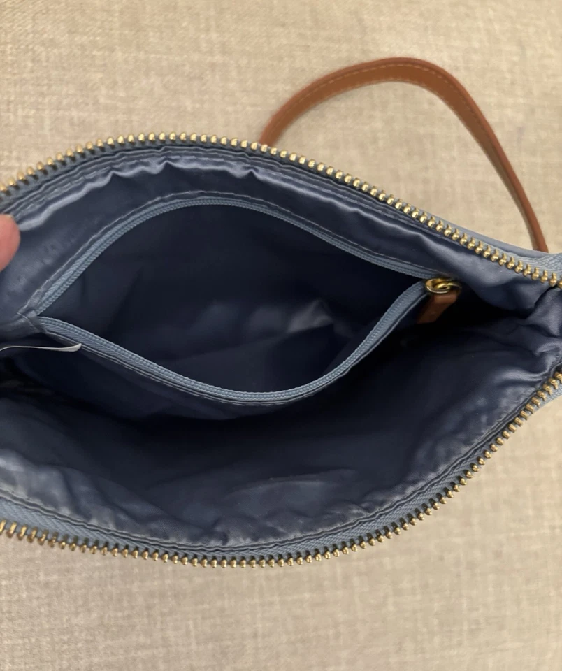 Bolso Bandolera Joy & Iman Pequeño Cuero Guijarro/Cartera Azul Periwinkle Foto 4 de 4