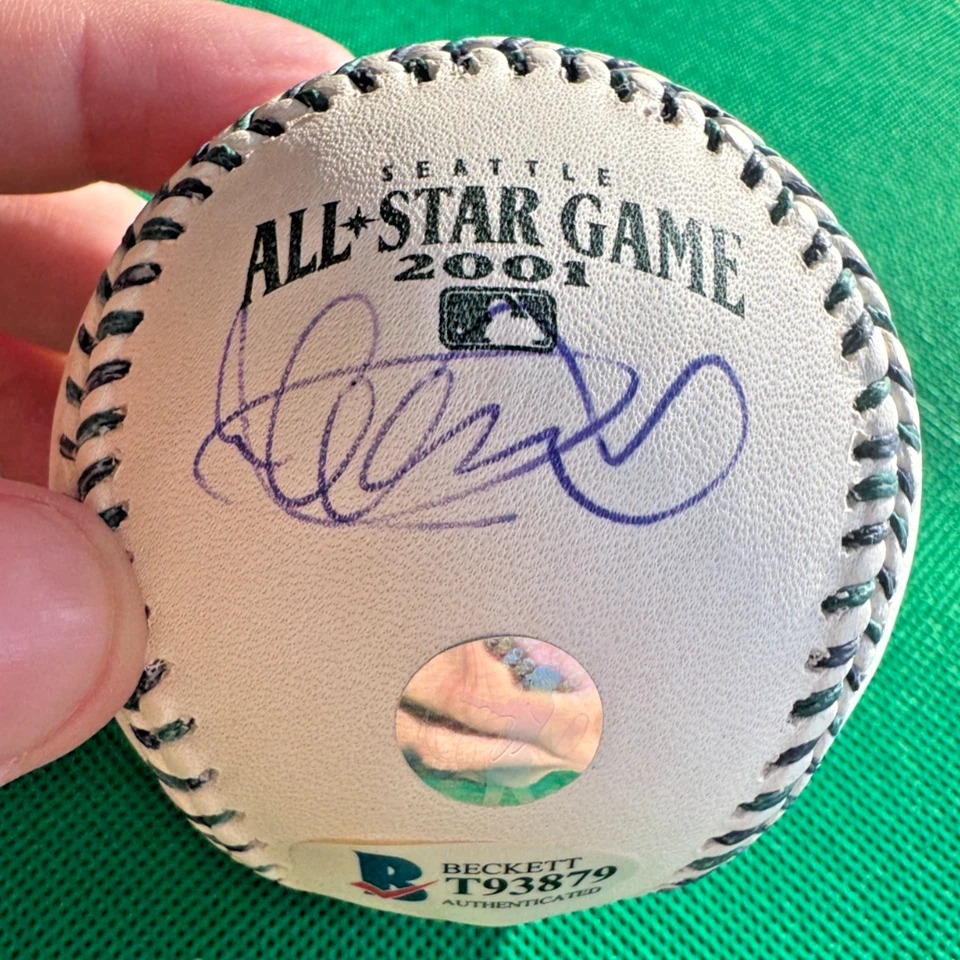 ICHIRO SUZUKI - Leaf 2001 All Star Game HOF AUTO BALL - Beckett Auténtico T93879 Foto 2 de 4
