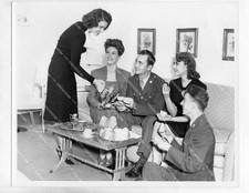 o57917 1943 orig Jeff Donnell. Pvts David Johnston & Larry Ceurvorst, Shirley Pa