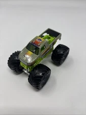Spin Master Monster Jam AVENGER COLOR CHANGE Truck 1:64