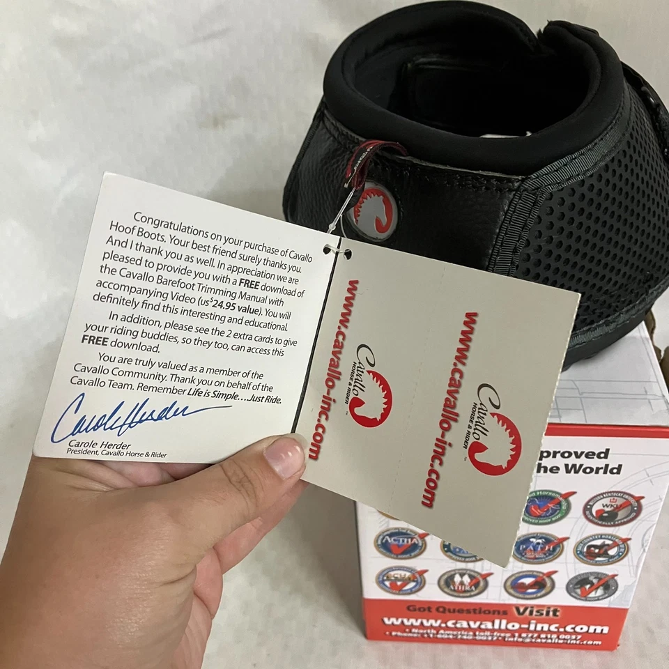 Cavallo Trek Hoof Boot Size 4 Black Regular Sole Trail Riding Therapy Support - Image 4 of 4