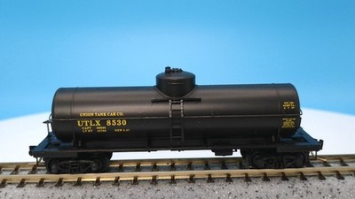 Micro-Trains 65060 N Scale Union Tank Car UTLX 8530 39' Single Dome Tank Car