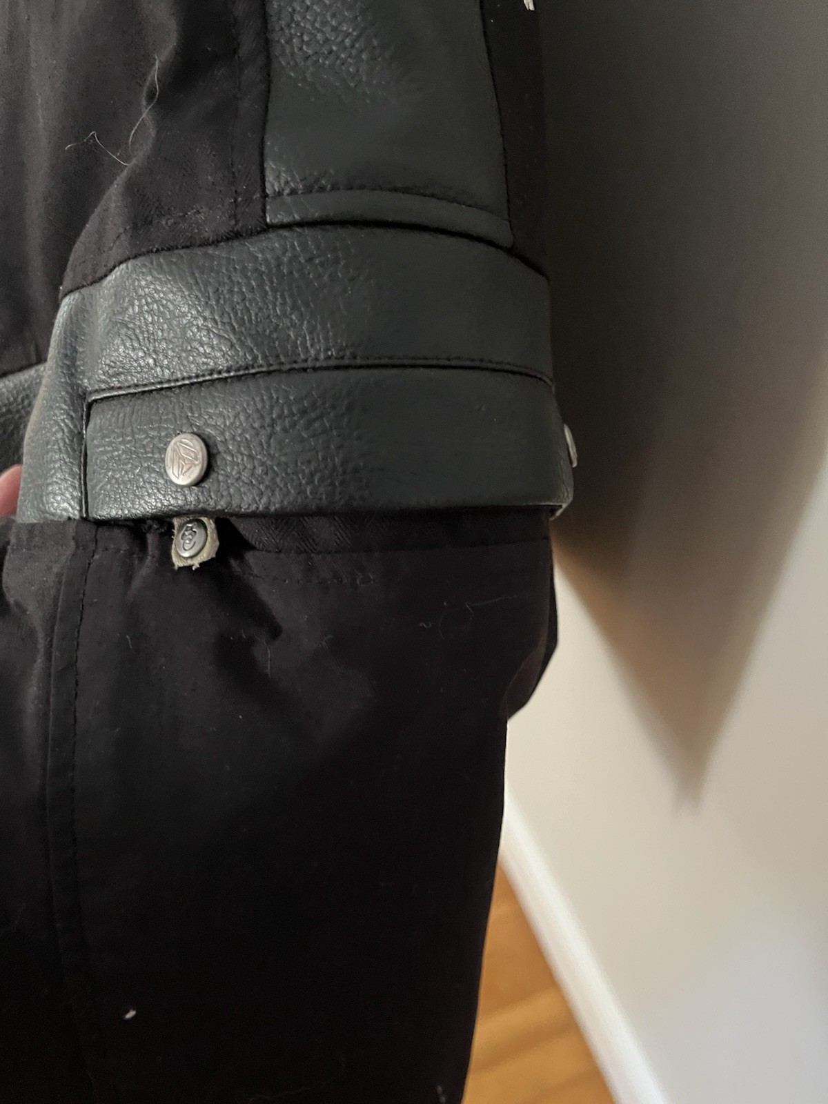 Section Division Model Snowboarding Jacket Black … - image 9