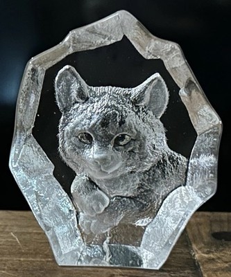 VTG Mats Jonas son KITTY CAT Crystal Paperweight Signed Label 2 W 3 3/8 T Sweden