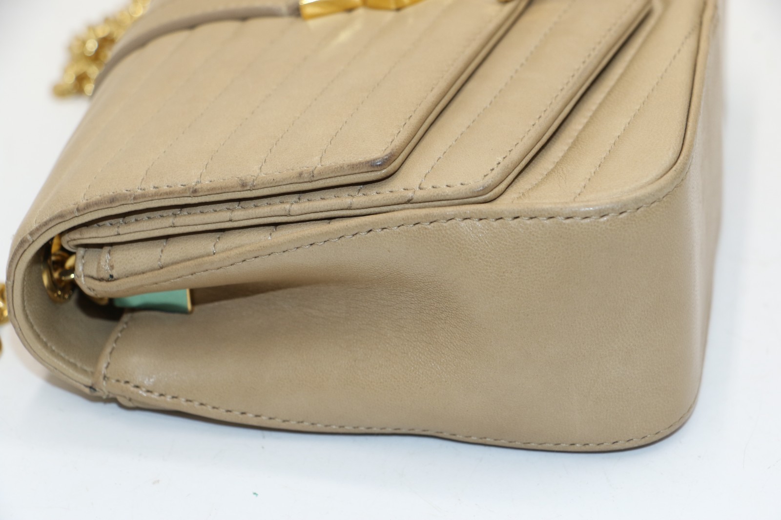 Saint Laurent 2018 Borsa a tracolla piccola Chevron in pelle di agnello Sulpice Beige