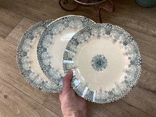 Trois anciennes assiettes à dessert Choisy-le-Roi Hte Boulenger et Cie