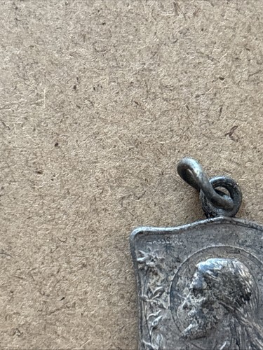 Antique French Medal of Jesus, Sterling Silver, signed LASSERRE - Picture 2 of 8
