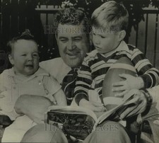 1941 Press Photo Chicago Cardinals Football Coach Joe & Joey & David Stydahar