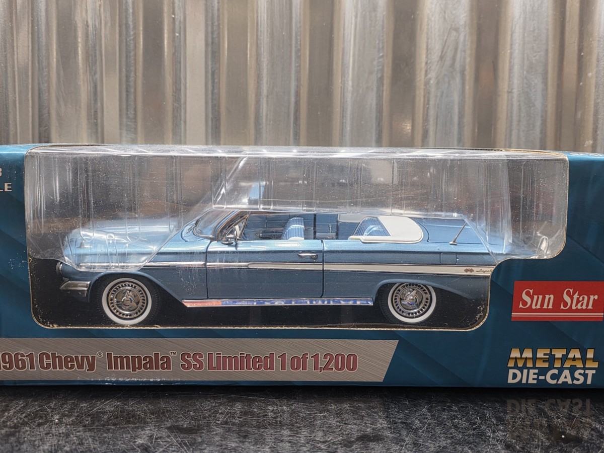 Sun Star 1961 Chevy Impala SS Convertible 1:18 Scale Diecast Car