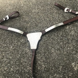 BEAUTIFUL SILVER WESTERN VINTAGE SHOW BREAST COLLAR