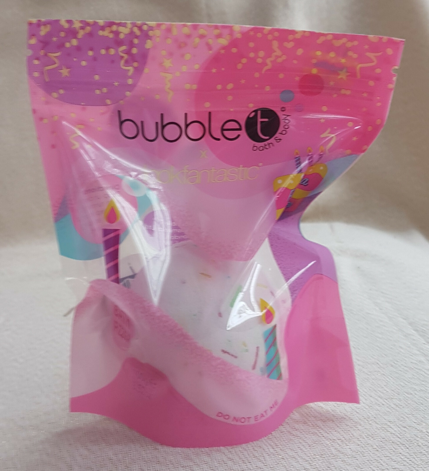 Bubble T Look FunfetTea Sprinkles Vanilla Bath Bomb Fizzer Look Fantastic 100g