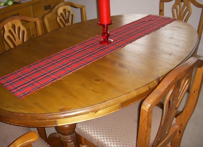  WEIHNACHTEN BRENNT NACHT TISCHLÄUFER ROT SCHOTTENKARO 135cm x 26cm Deko gerade