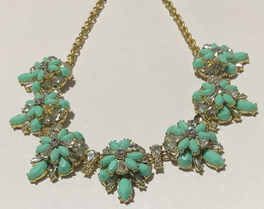 Collar J.Crew Verde Lima Cabujón Cristal Punta Firmado Foto 2 de 3