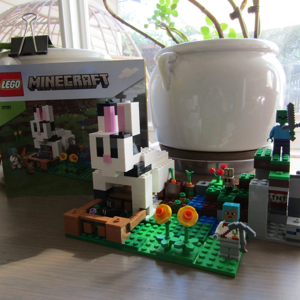 LEGO Minecraft: The Rabbit Ranch (21181) Retired *Pre-Owned* - Image 2 of 4