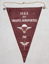 ORIGINAL FRENCH MILITARY ECOLE DES TROUPES AEROPORTEES. PAU, FANION  PENNANT