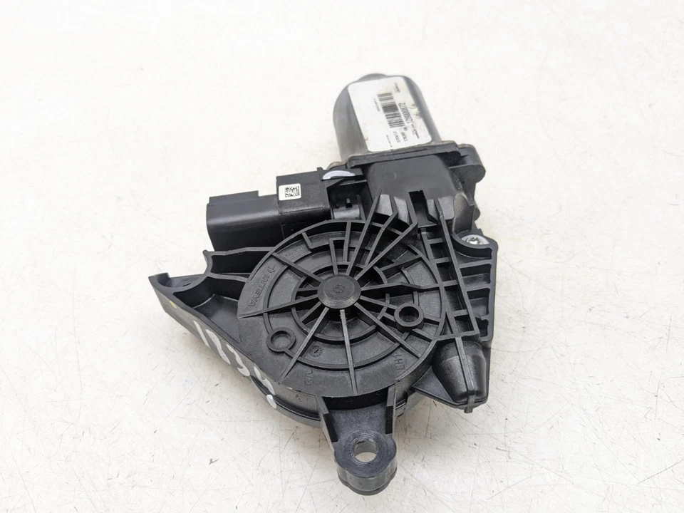 МОТОР ЗАДНЕГО ПРАВОГО СТЕКЛА СО СТОРОНЫ ВОДИТЕЛЯ CHRYSLER 300C MK2 LD 128000881 2012 - Изображение 2 из 4