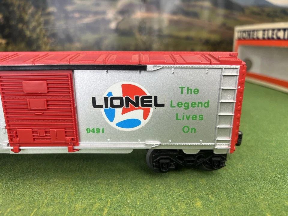 LIONEL 6-9491 CHRISTMAS BOX CAR 1986 MERRY CHRISTMAS/HAPPY NEW YEAR C7-C8 IN BOX - Image 3 of 4