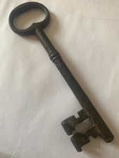 SERRURE CLEF CLE MASSIVE EN FER FORGE  EPOQUE 18 eme SIECLE CHATEAU