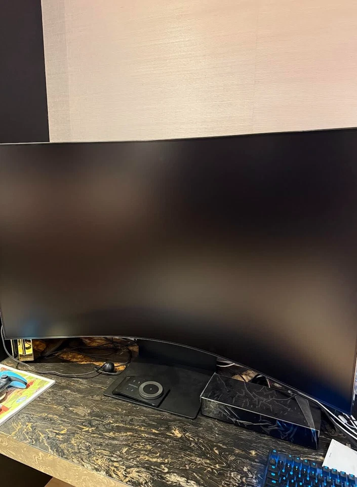 SAMSUNG Odyssey Ark 55" Curved Gaming Monitor, 4K UHD 165Hz 1ms ($2700 Retail) - Image 2 of 4