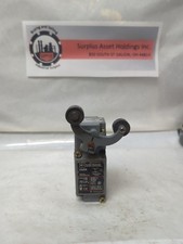 CUTLER HAMMER,E50SA,LIMIT SWITCH 600 VAC WITH E50KL203A1 FORKED LEVER ARM USED