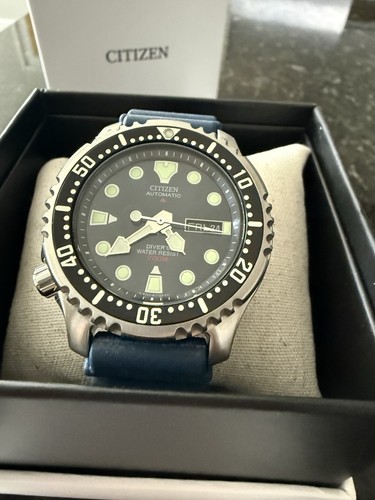Citizen Promaster Auto Diver 200m Black Dial Blue Rubber Day/Date 42mm