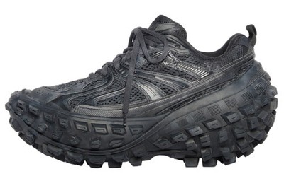 Balenciaga Bouncer Sneaker Worn-Out - Black W - 685611-W2RA6-1000