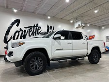 2023 SR5 V6 Dary Gray's, Steps, Bedliner, Only 23k!