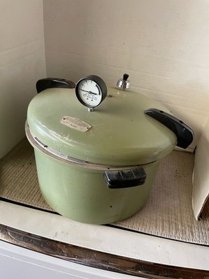 Mint Seats 20 OT Pressure Cooker