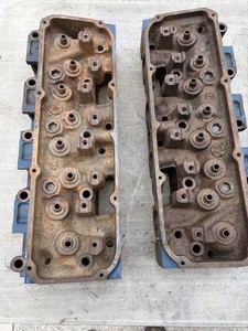 PAIR OF D0AE J 351 CLEVELAND 2V OPEN CHAMBER CYLINDER HEADS