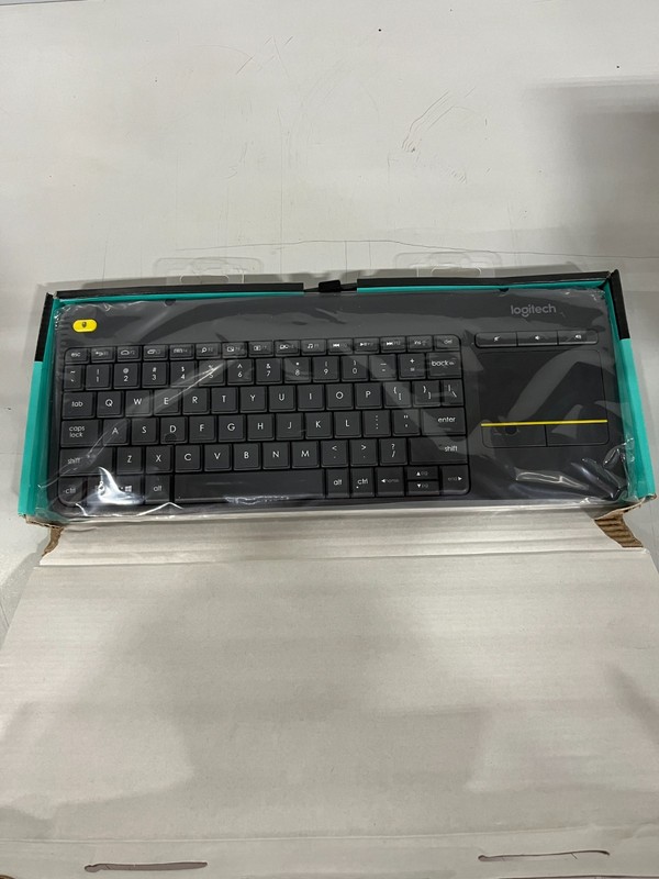Logitech K400 Plus keyboard RF Wireless - New