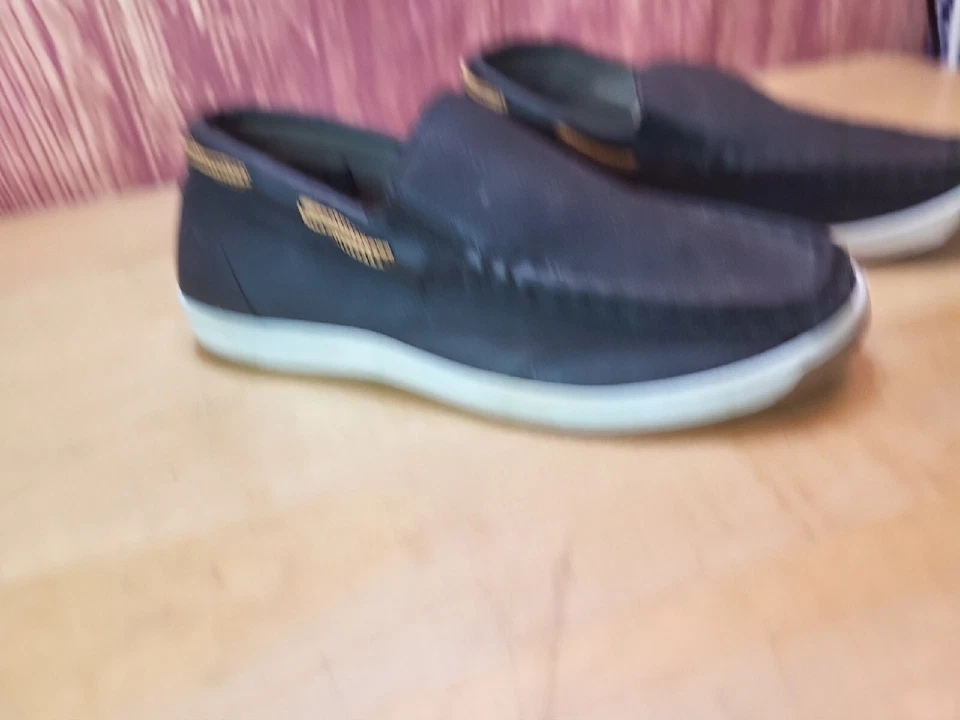 Mario Lopez Boy's / Kid's size 13 Black Slip On Loafers Deck Shoes - Image 2 of 4