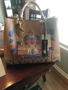 a bellucci purse