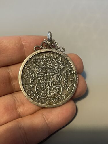 8 REALE Pillar Coin  HOLLANDIA Shipwreck 1740 Dutch East India Co. Pendant - Picture 1 of 11