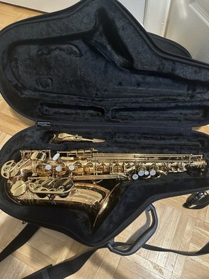 Roberto Winds Pro-Series Light Alto Saxophone with Case (MPN 94210)