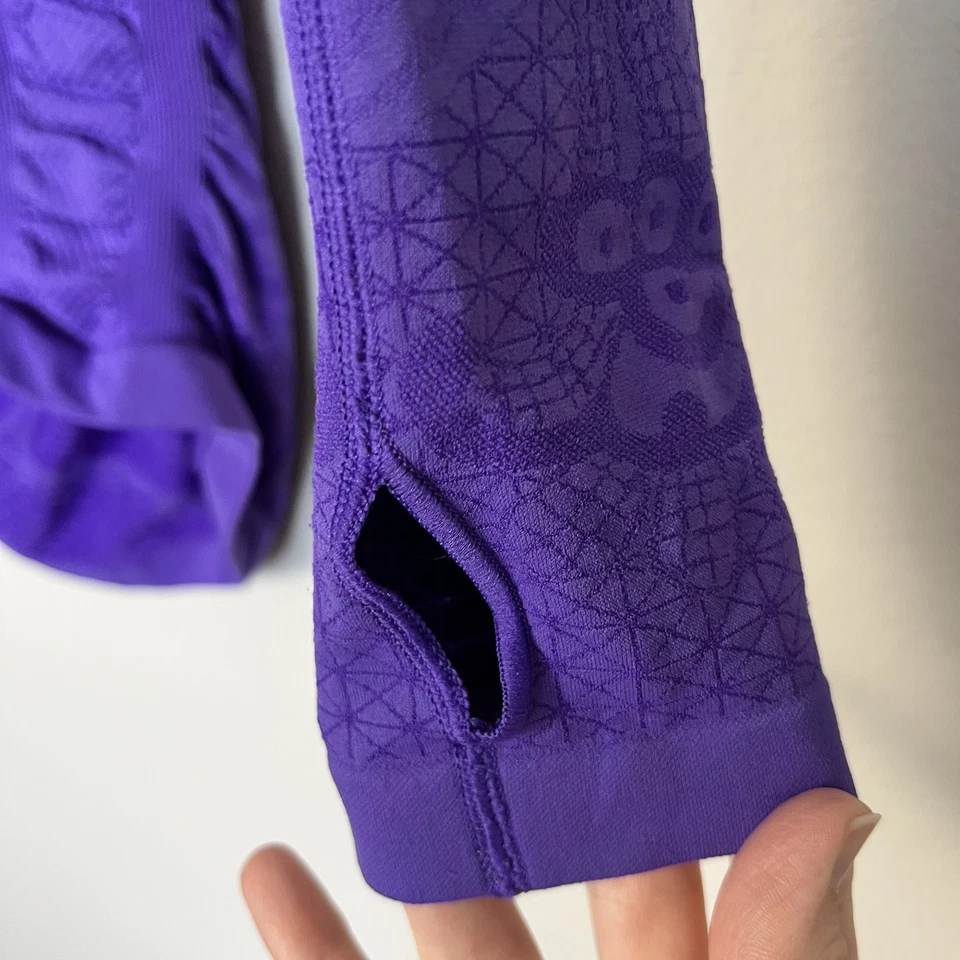 Camiseta deportiva de manga larga tejida elástica púrpura real Athleta talla mediana Foto 4 de 4