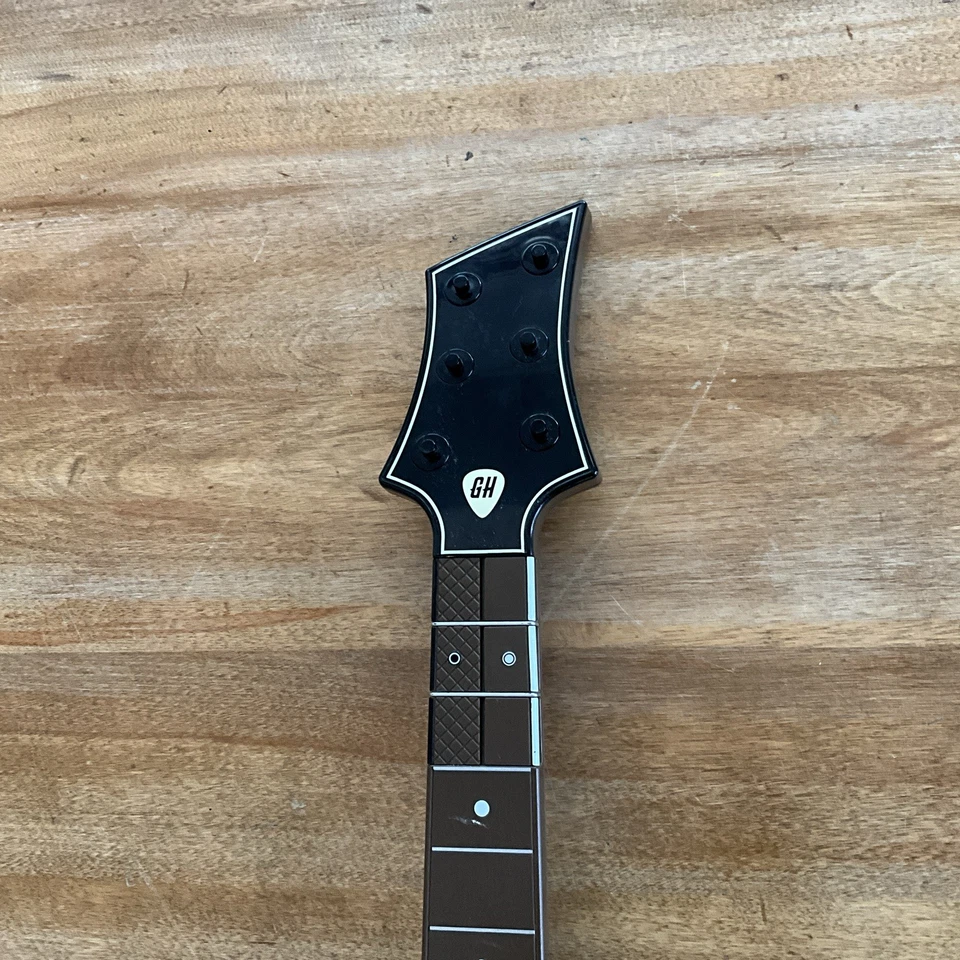 Guitar Hero 现场吉他(无鼓)适用于 PS3、PS4、Xbox 360、Xbox One、Wii U、iOS — 第 3/4 张图片