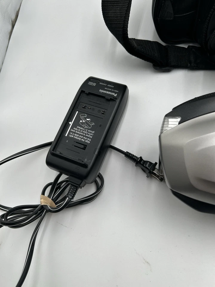 Panasonic Palmsight PV-L759D 4" LCD 300xDigitalPalmcorder Camcorder tested Works - Image 3 of 4