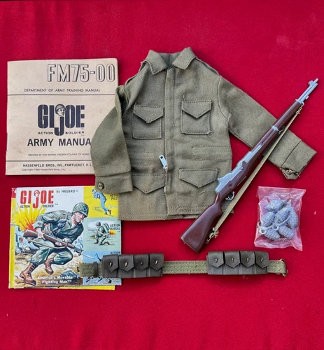 HASBRO 1964 GIJOE  Action Soldier Field Jacket & Rifle set. Mint condition!