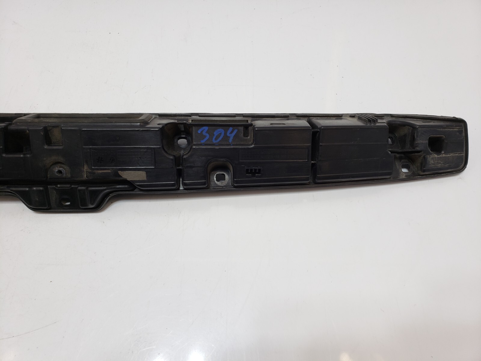 ✅ 2010-2014 OEM Rolls-Royce Ghost RR4 Rear Trunk Lid Grip Cover