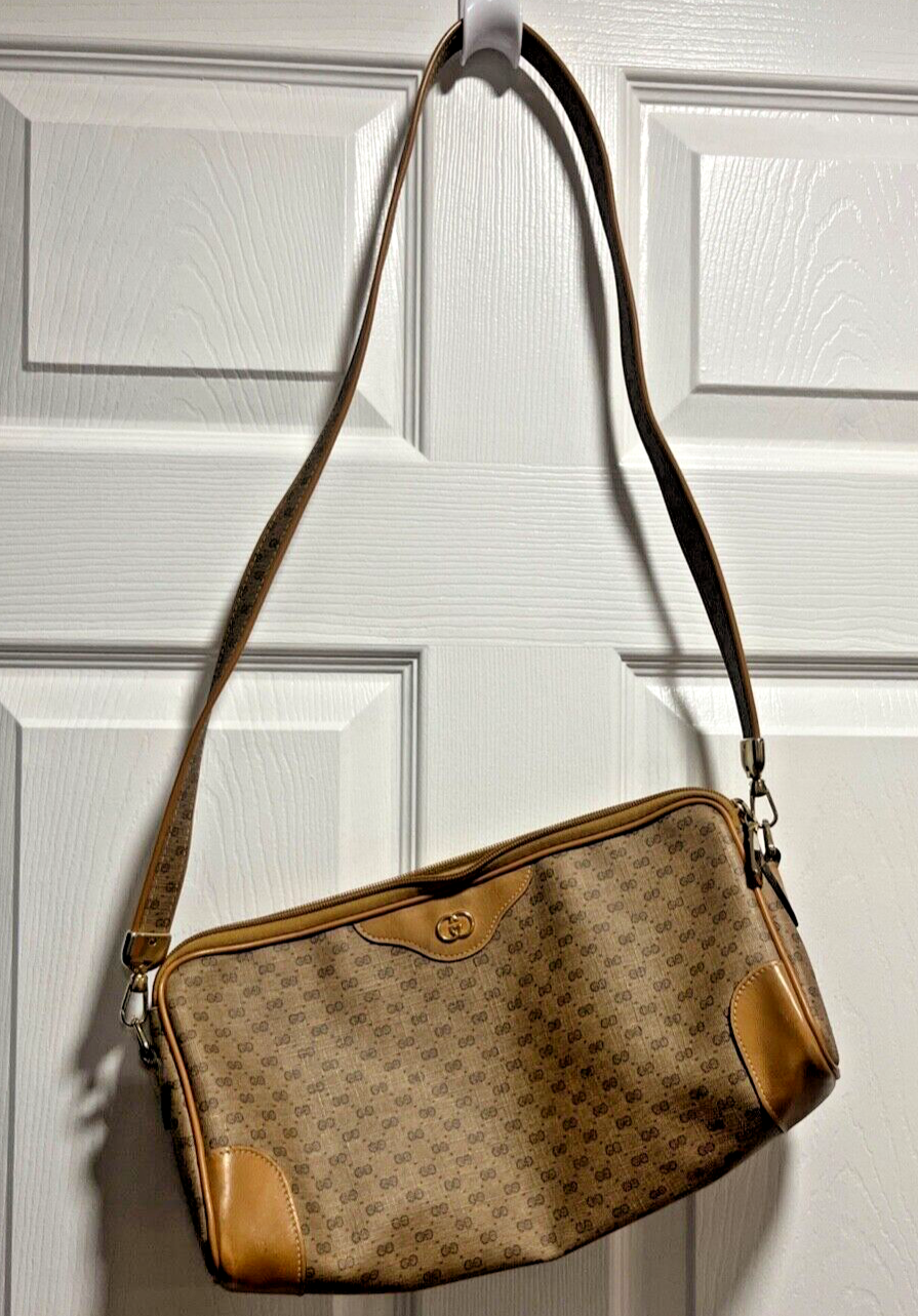 Gucci GG Brown Medium Crossbody Bag with Zipper & Inner Pocket Pre-Owned