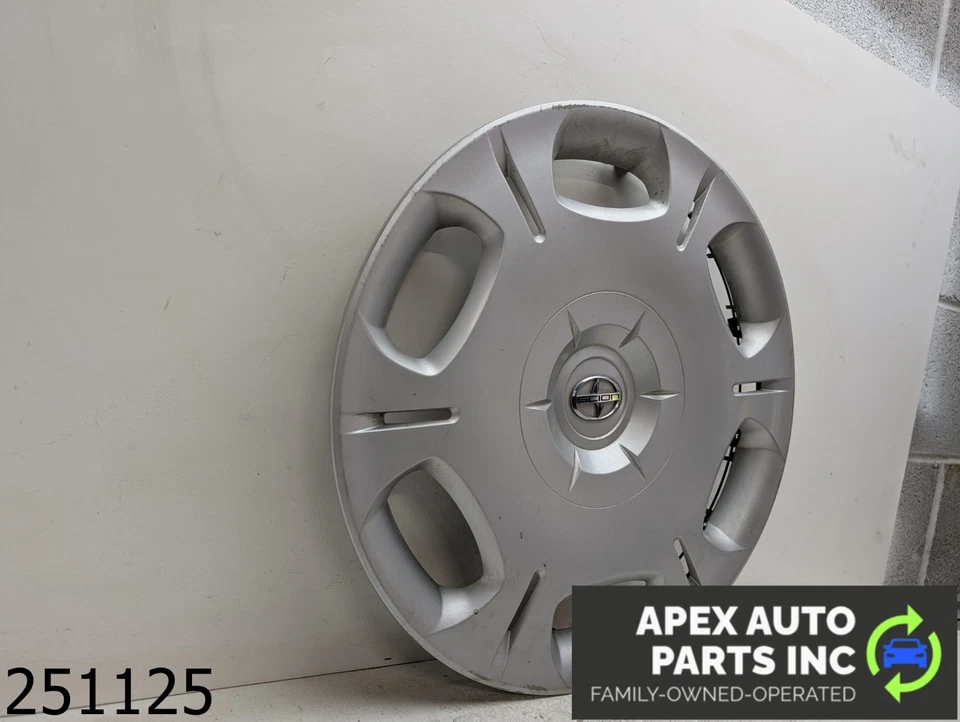 Tapacubos cubierta de rueda de 16 pulgadas Scion XD 2008 1,8 L OEM Foto 2 de 4