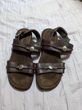 Sandali donna Minnetonka pelle marrone intrecciata argento medaglione misura 8 scarpe