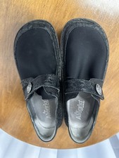 Alegria Den-435 Brenna embossed shoes flat black women slip on leather 38 EUC