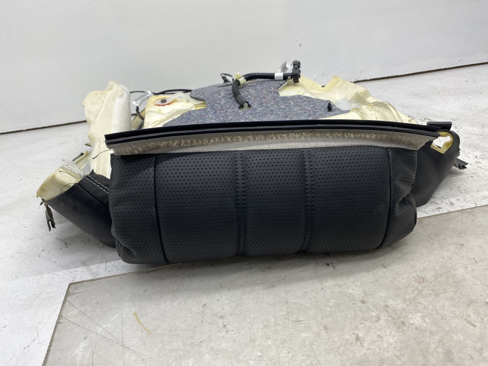 2013-2019 BENTLEY FLYING SPUR OEM FRONT RIGHT LOWER SEAT CUSHION BLACK LEATHER