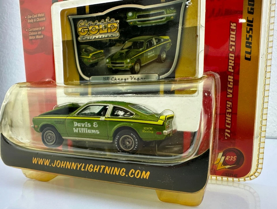 Johnny Lightning 1971 Chevy Vega Pro Stock Classic Gold Diecast 1:64 Scale Green - Image 3 of 4