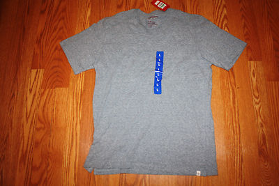 NWT Mens UNIONBAY Portrait Gray V Neck Short Sleeve Shirt Size M Medium