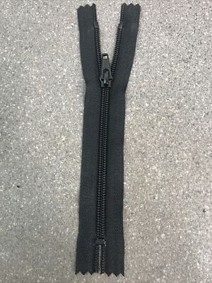 YKK KUNSTSTOFF REISSVERSCHLÜSSE - SCHWARZ - GESCHLOSSENES ENDE 18cm AUSVERKAUF - X 25 VERSAND AM SELBEN TAG