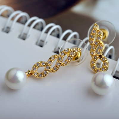 GORGEOUS 18K ROSE GOLD PLATED AUSTRIAN CRYSTAL AND PEARL DANGLE  EARRINGS