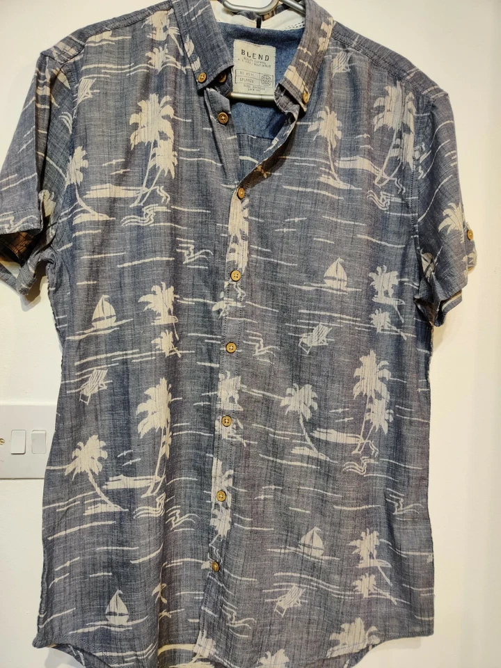 CAMISA MEZCLA ESTAMPADO PALMA TALLA M APROX AZUL CREMA 100% ALGODÓN Foto 3 de 4