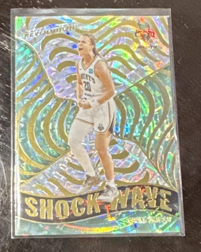 Sabrina Ionescu [Fractal] #224 2022 Panini Revolution WNBA Shock Wave card